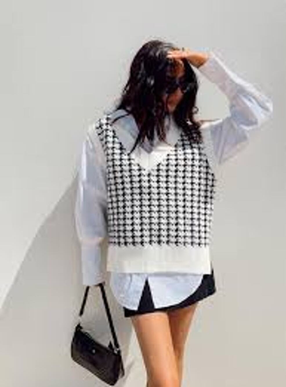 Princess Polly Ashton V-Neck Houndstooth Knit Sweater Vest White Black Size S/M